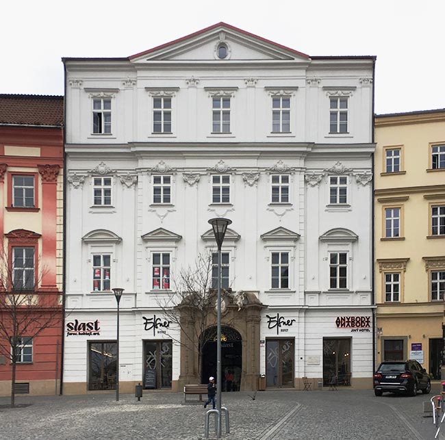 Hotel Anybody a palác Zelný trh 10